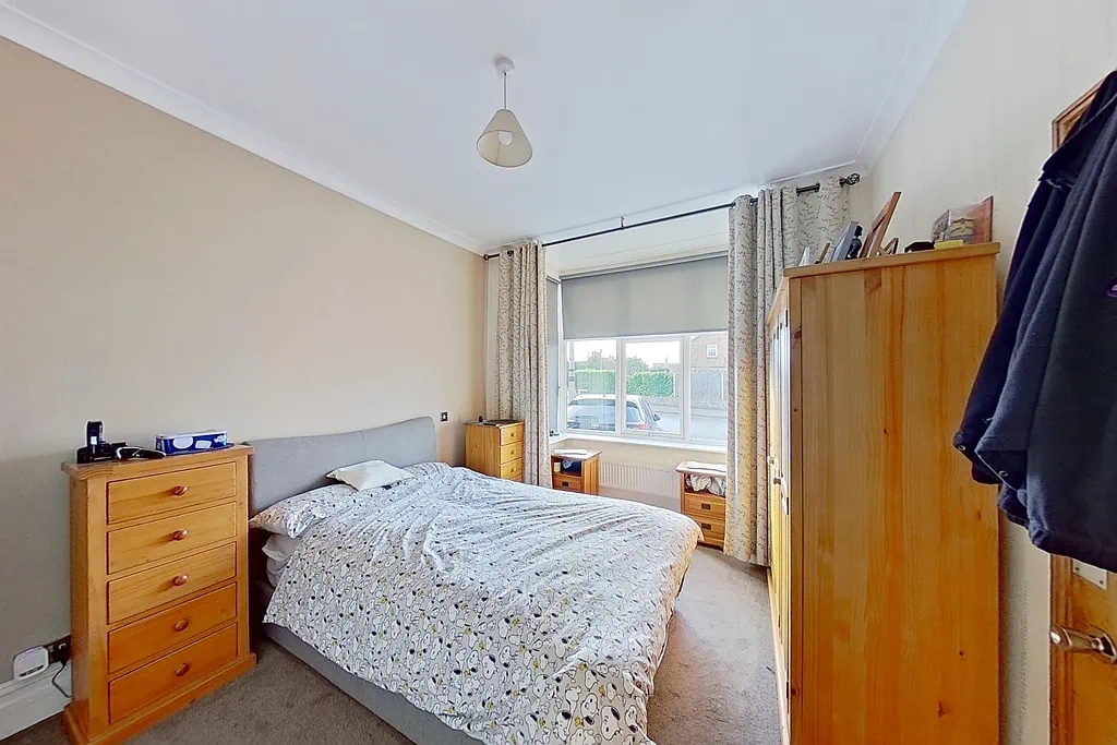 Large Detached Chalet Bungalow For Sale In Beltinge Road Herne Bay