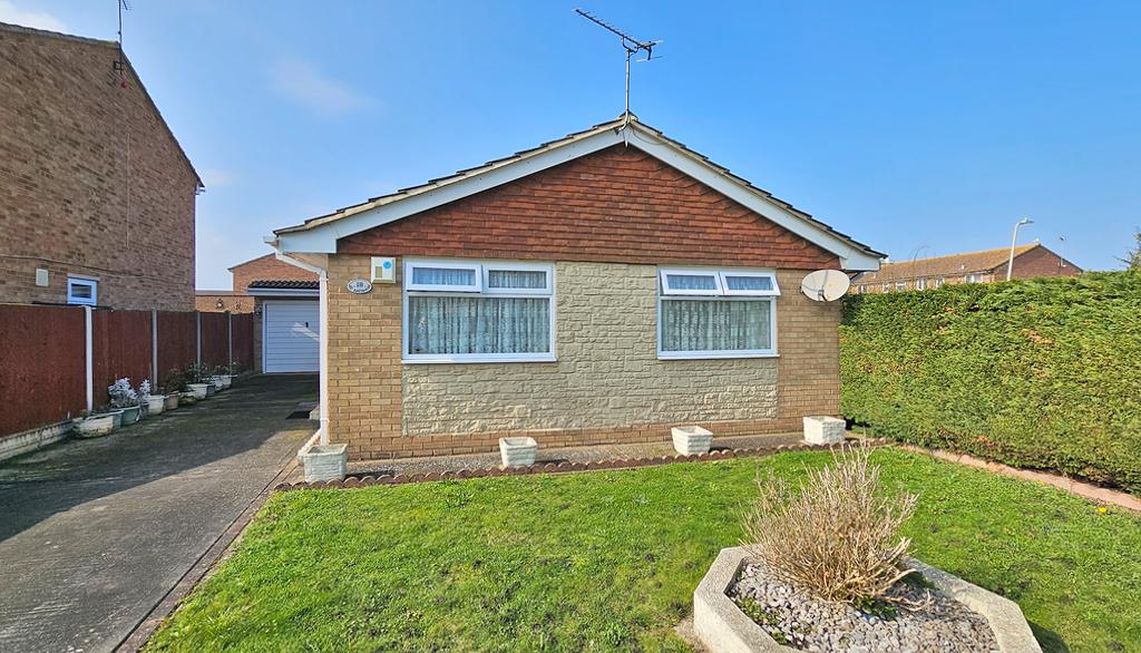 Wrentham Avenue, Herne Bay, CT6 7UU 9